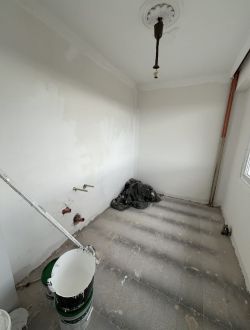 Продава гарсониера в ж.к. Изток блок 30