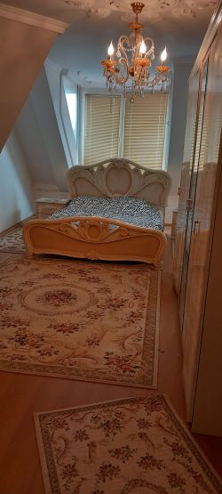 ТРИСТАЕН АПАРТАМЕНТ ИДЕАЛЕН ЦЕНТЪР.