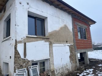 Продава къща в  село Копринка - добра възможност за селки имот