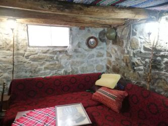 Едноетажна масивна къща