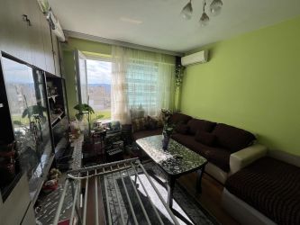 Гарсониера за продажба – кв. Изток