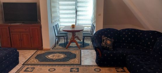 ТРИСТАЕН АПАРТАМЕНТ ИДЕАЛЕН ЦЕНТЪР.