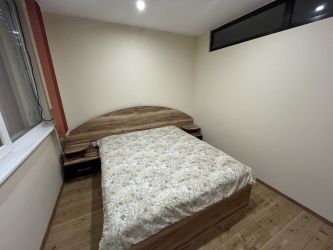 Отдава под наем тристаен апартамент в кв. Васил Левски