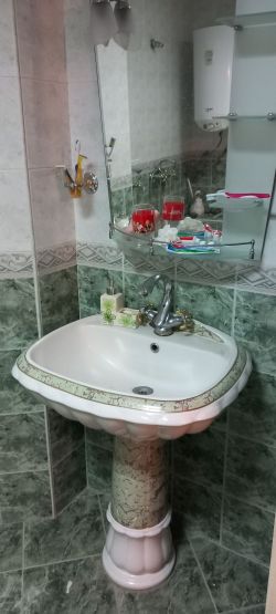 ТРИСТАЕН АПАРТАМЕНТ ИДЕАЛЕН ЦЕНТЪР.