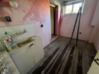 НОВА ЦЕНА!!!   Продава къща с двор до Културния дом, Казанлък