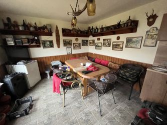 Отдава се под наем двуетажна къща в село Средногорово