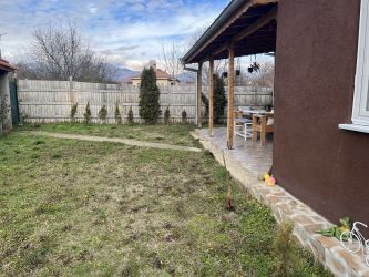 Продава се нова къща в близко до Казанлък село - отлично семейно предложение