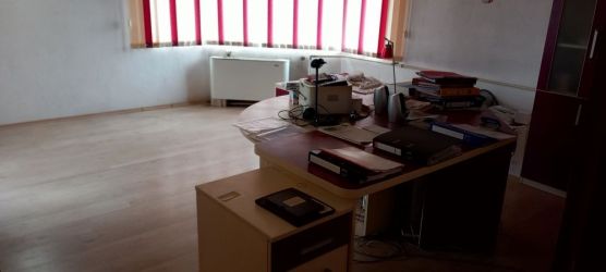 КЪЩА,МАГАЗИН,ОФИСИ СЕВЕРНО ОТ РОЗАРИУМА.