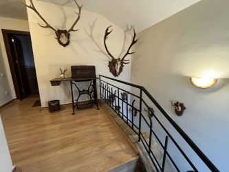 Отдава се под наем двуетажна къща в село Средногорово