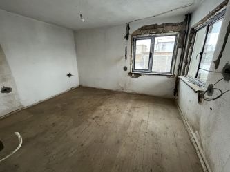 Продава къща в  село Копринка - добра възможност за селки имот