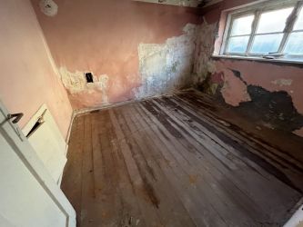 НОВА ЦЕНА!!!   Продава къща с двор до Културния дом, Казанлък