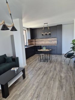 Отдава под наем Тристаен апартамент Ново строителство в гр.Казанлък