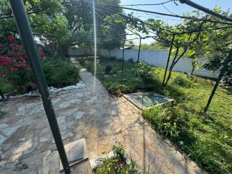 Къща с потенциал за къща за гости в с. Голямо Дряново – простор, функционалност и инвестиционна възм