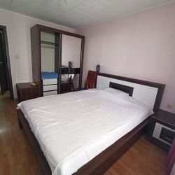 Агенция Селект предлага просторен монолитен апартамент в Ш.Център