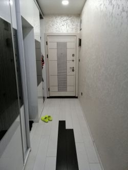 Тристаен апартамент за продажба – център, гр. Казанлък