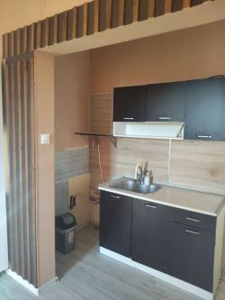 Къща за продажба в гр. Казанлък – едноетажна с приземен етаж