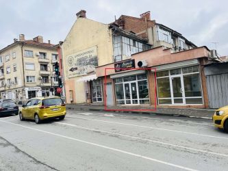 Магазин под наем в центъра на гр. Казанлък – 30 кв.м.