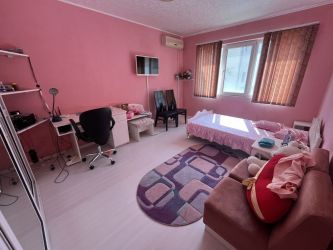 Продава се двустаен апартамент до у-ще СУ Екзарх Антим I, гр. Казанлък