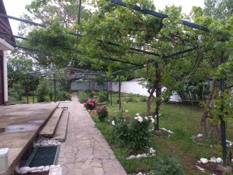 Къща с потенциал за къща за гости в с. Голямо Дряново – простор, функционалност и инвестиционна възм