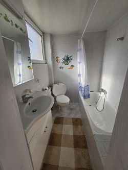 Агенция за недвижими имоти ”ОЛИМПИЯ” продава :