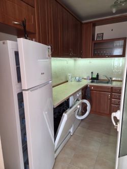 ОБЗАВЕДНЕН С ТЕХНИКА И МЕБЕЛИ МЕЗОНЕТ В РАЙОНА НА МАНАСТИРА