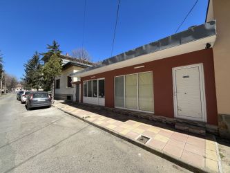 Отдава се под наем търговско помещение в района на ОУ „Георги Кирков“, гр. Казанлък