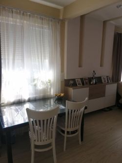 Луксозен тристаен апартамент ново строителство – 100 кв.м., широк център, Казанлък