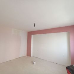 Агенция Селект предлага партерно помещение с обща площ 85 м2