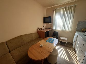 Продава се двустаен апартамент до у-ще СУ Екзарх Антим I, гр. Казанлък