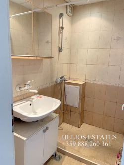 Тристаен апартамент в широк център