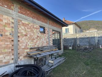 Нова къща с двор за продажба в с. Долно Изворово