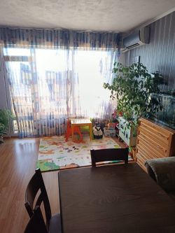 Агенция за недвижими имоти "ОЛИМПИЯ" продава :