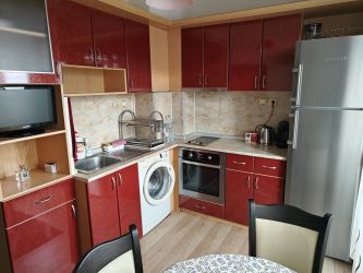 Отдавам под наем апартамент.