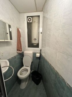 Продава се двустаен апартамент до у-ще СУ Екзарх Антим I, гр. Казанлък