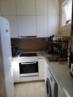 Луксозен тристаен апартамент ново строителство – 100 кв.м., широк център, Казанлък