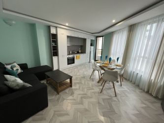 Тристаен апартамент под наем в СУПЕР ЦЕНТЪРА на Казанлък