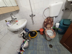 Къща за продажба в Казанлък – район Манастира, двор, гараж, проект за надстрояване