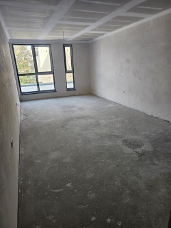 Продава голям двустаен ново строителство гр. Казанлък