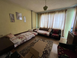 Къща за продажба в Павел баня – обзаведена, двор, термопомпа, барбекю