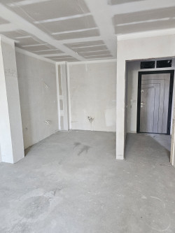 Продава голям двустаен ново строителство гр. Казанлък