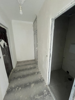 Продава гарсониера в ж.к. Изток блок 30