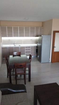 Отдавам под наем двустаен апартамент