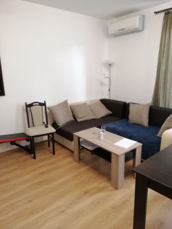 Двустаен апартамент под наем – до парк Розариум, гр. Казанлък