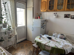 Двустаен апартамент за продажба до у-ще „Св. Св. Кирил и Методий“, гр. Казанлък