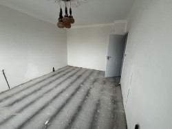 Продава гарсониера в ж.к. Изток блок 30