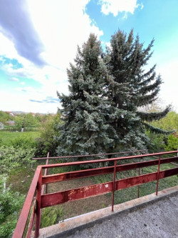 Продажба на прекрасна двуетажна вила в село Долно Сахране