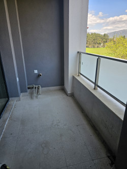 Продава голям двустаен ново строителство гр. Казанлък