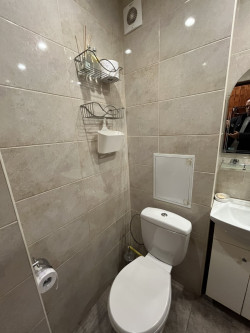 Тристаен апартамент (преустроен от двустаен) за продажба – ж.к. Изток, Казанлък