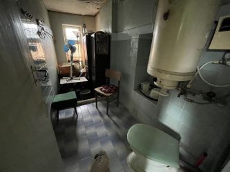 Къща с просторен двор за продажба в с. Средногорово