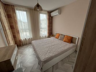 Тристаен апартамент под наем в СУПЕР ЦЕНТЪРА на Казанлък